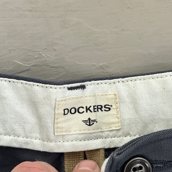 Dockers Khaki Shorts - Picture 2 of 3
